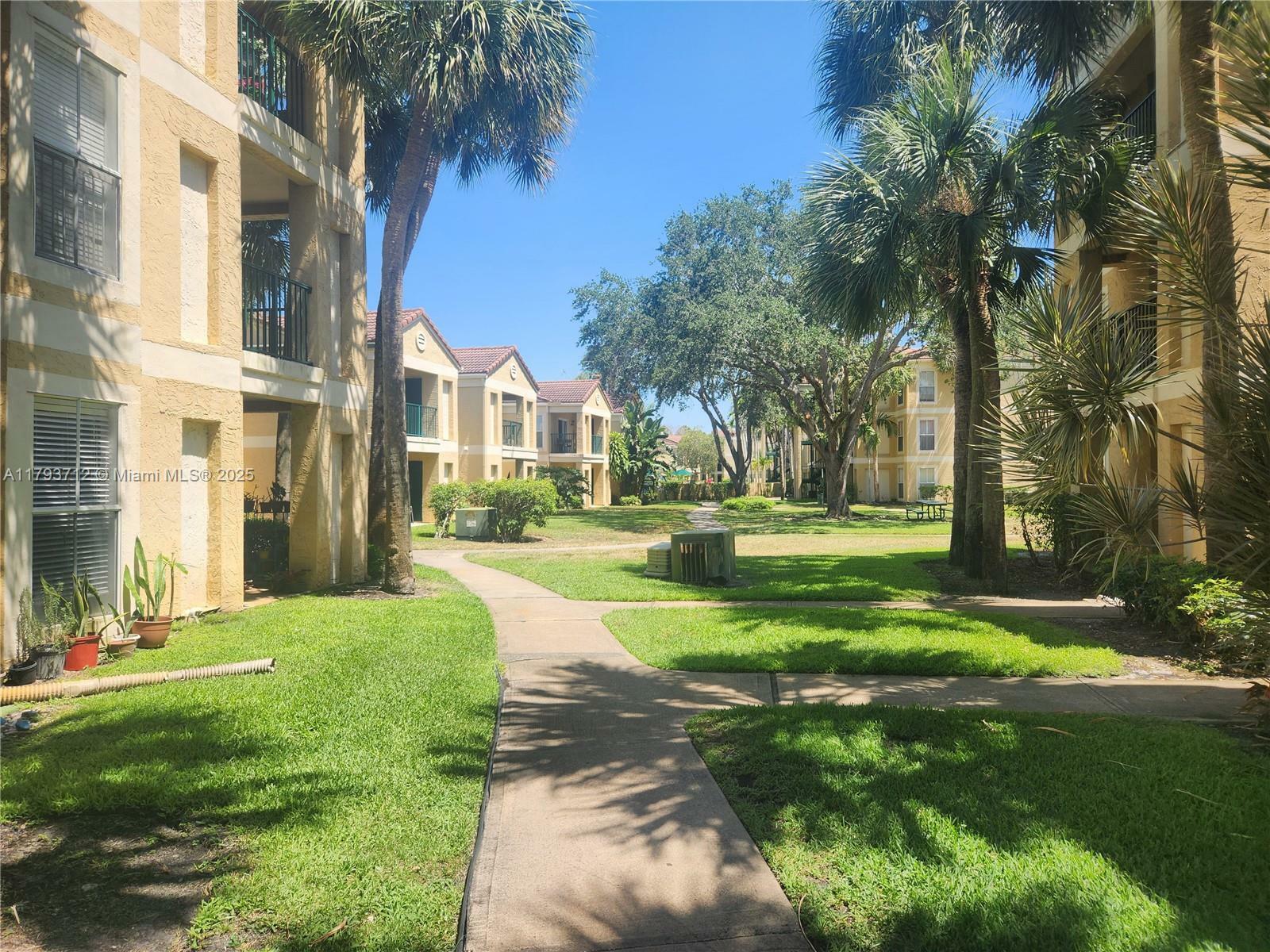 Property Photo: 777 Riverside Dr 1522 FL 33071
