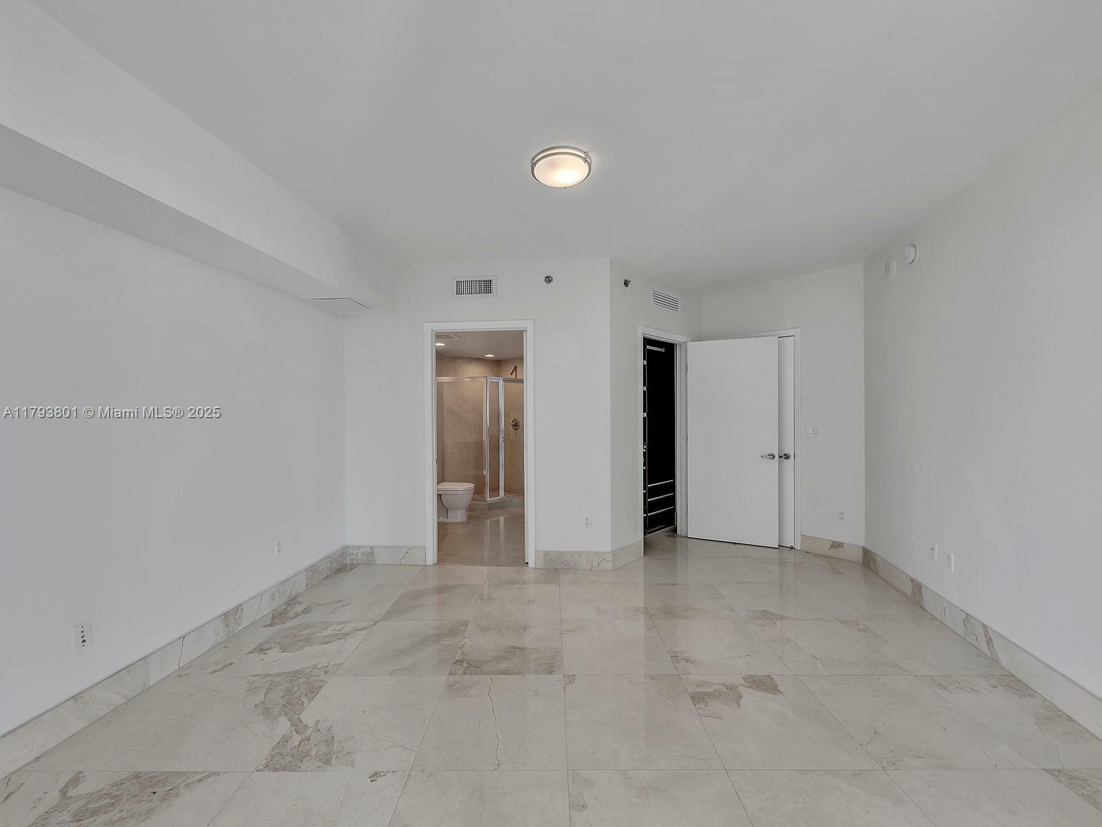 Property Photo: 475 Brickell Ave 3007 FL 33131