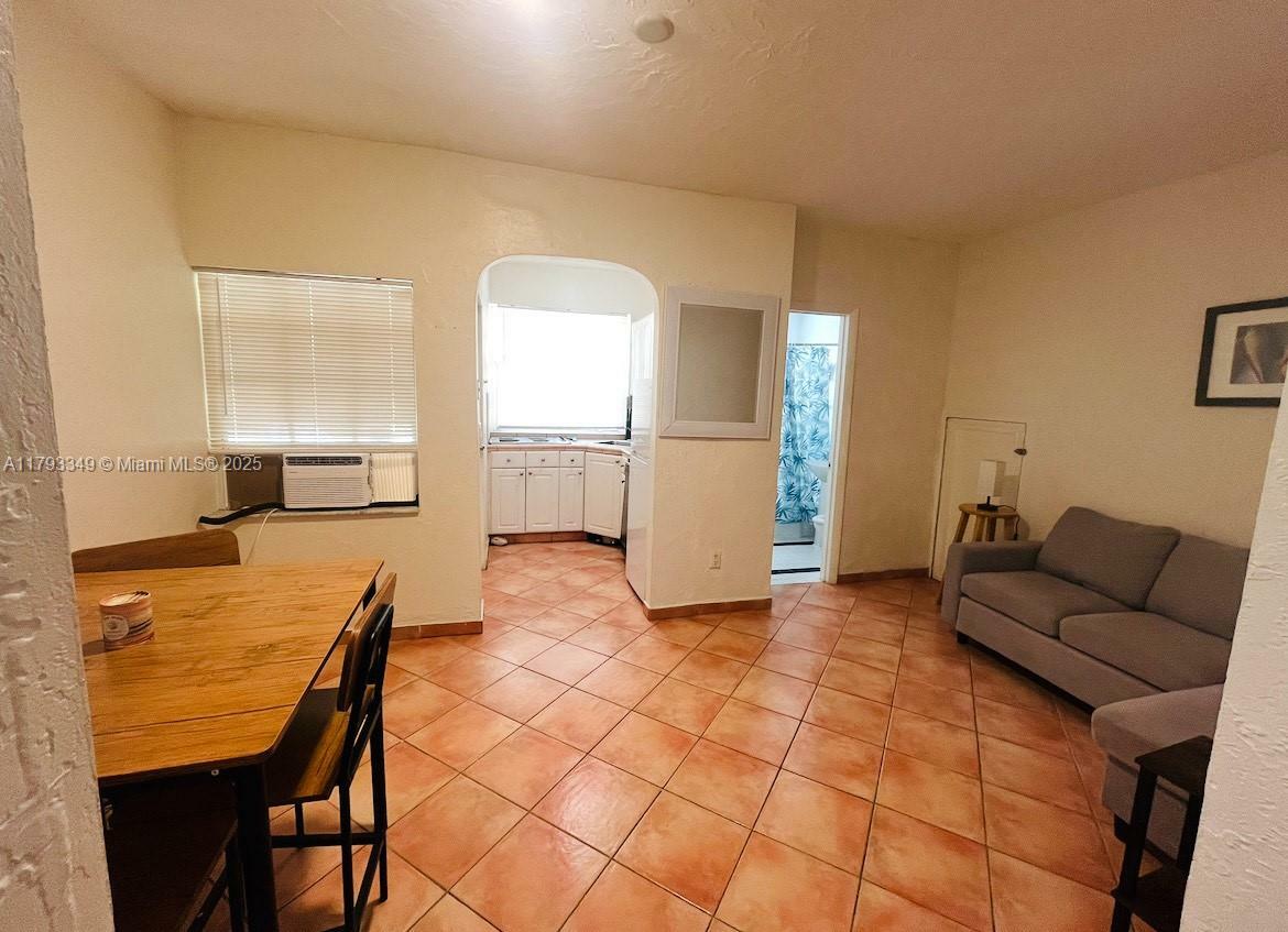 Property Photo: 1335 Pennsylvania Ave 2 FL 33139