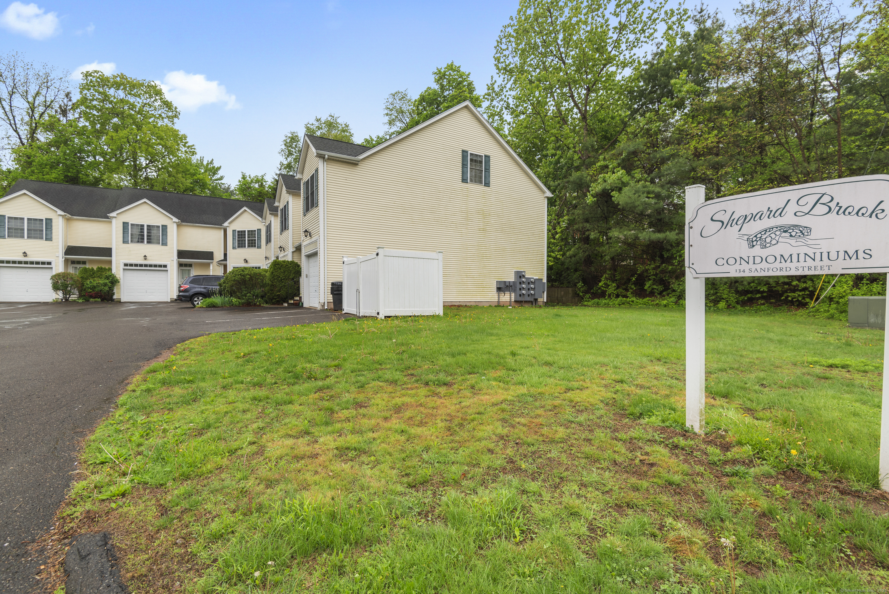 Property Photo: 134 Sanford Street 4 CT 06514