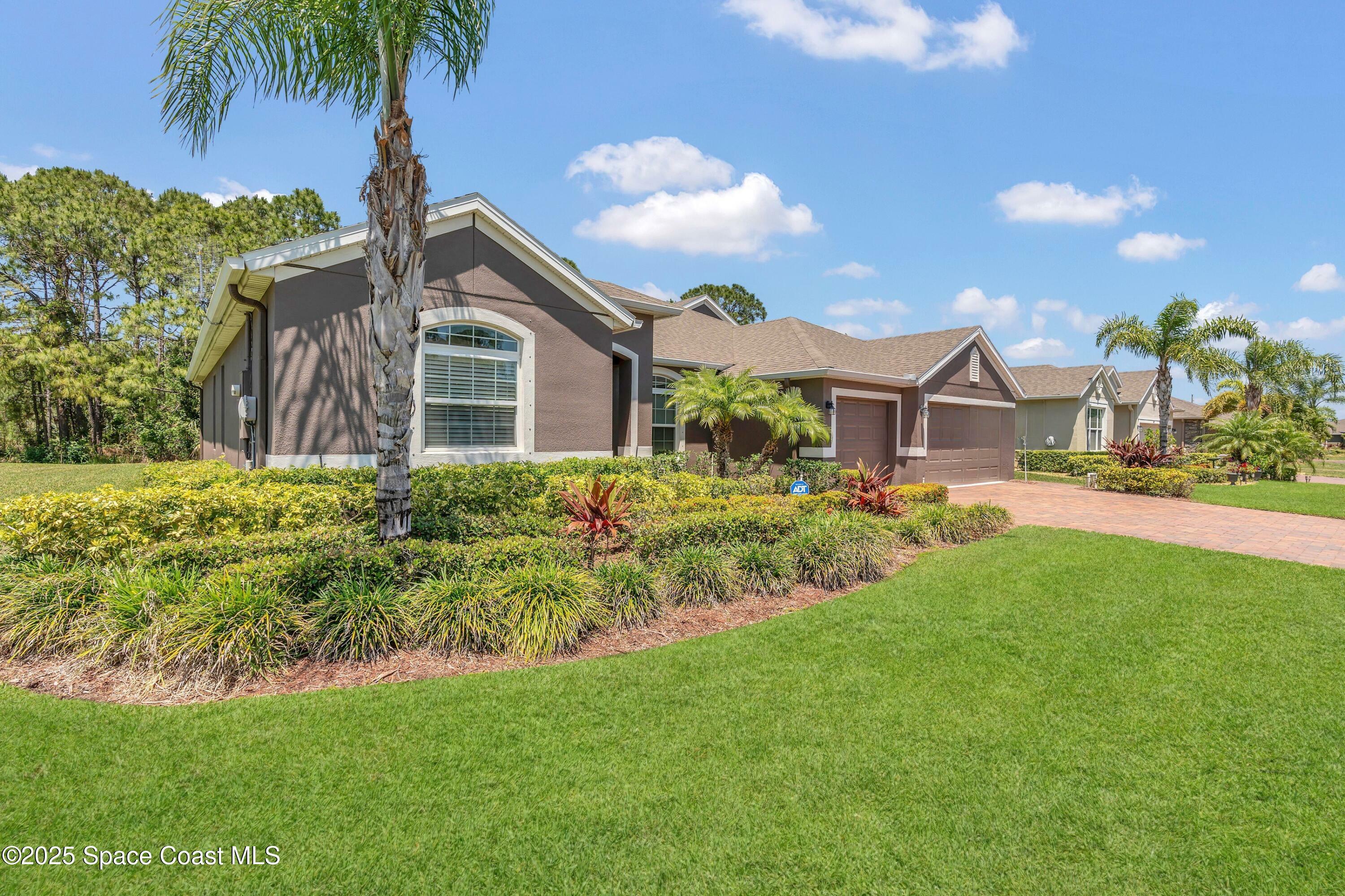 Property Photo: 645 Stonebriar Drive SE FL 32909