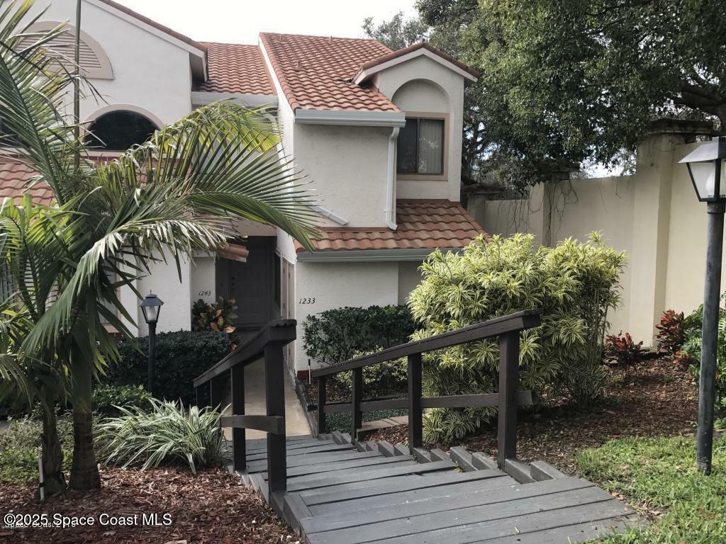 Property Photo: 1233 Country Club Drive FL 32780