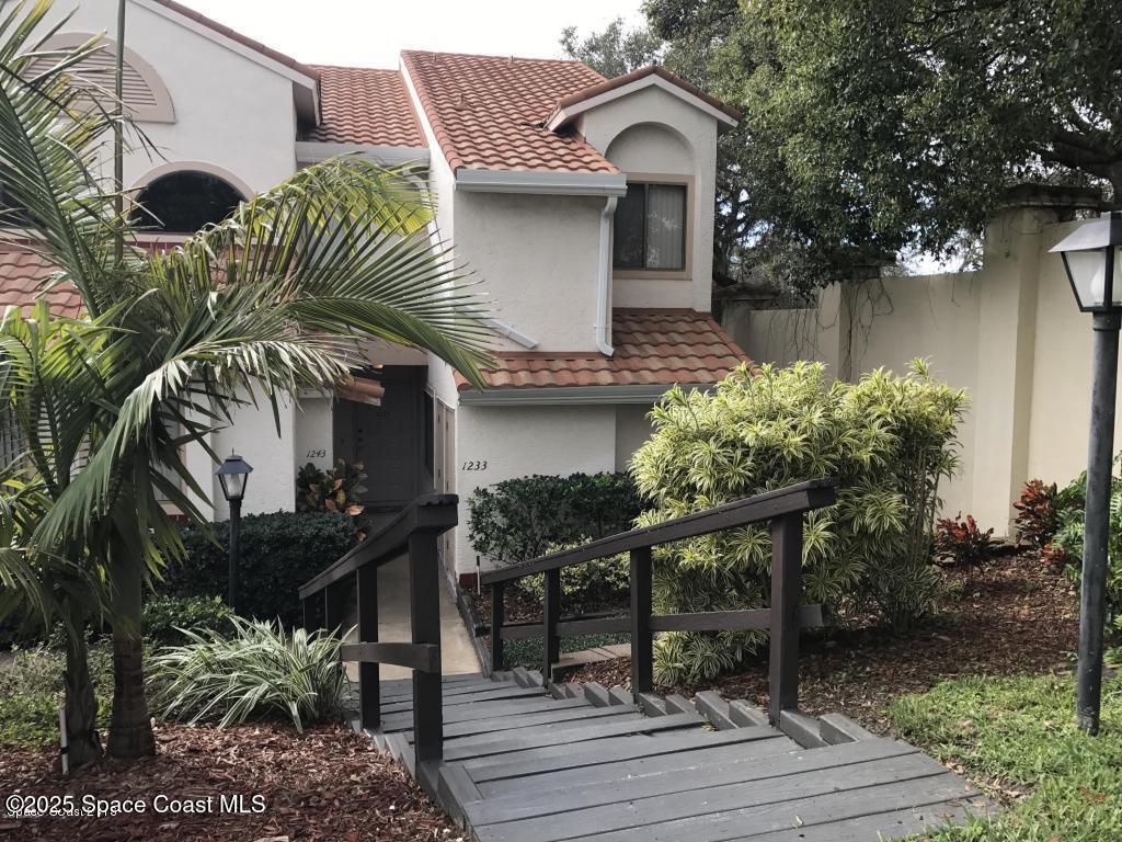 Property Photo: 1233 Country Club Drive FL 32780