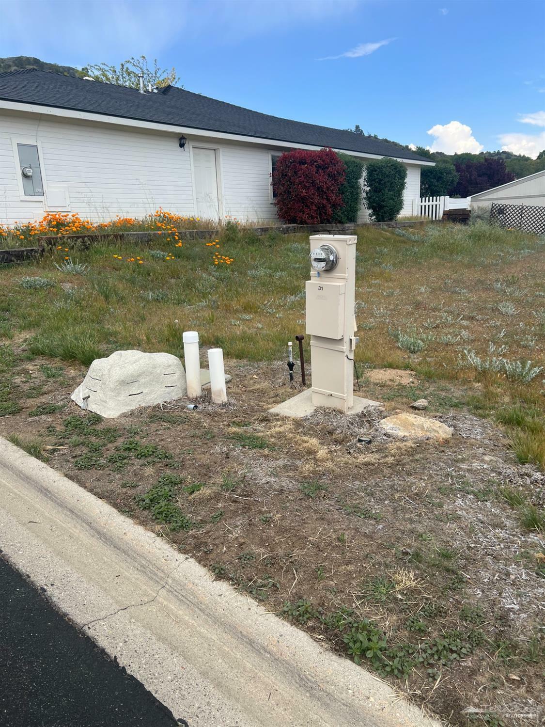 Property Photo: 21276 White Pine Drive 86 CA 93561