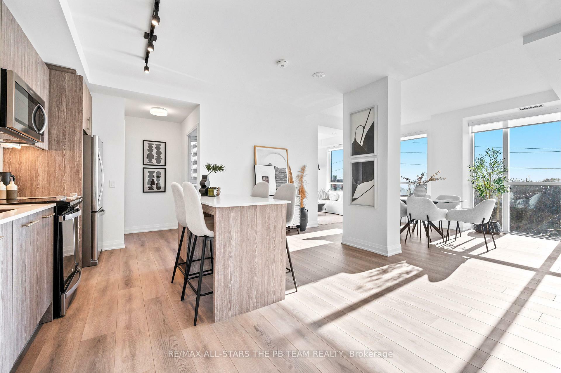 Property Photo:  286 Main Street 411  ON M4C 0B3 
