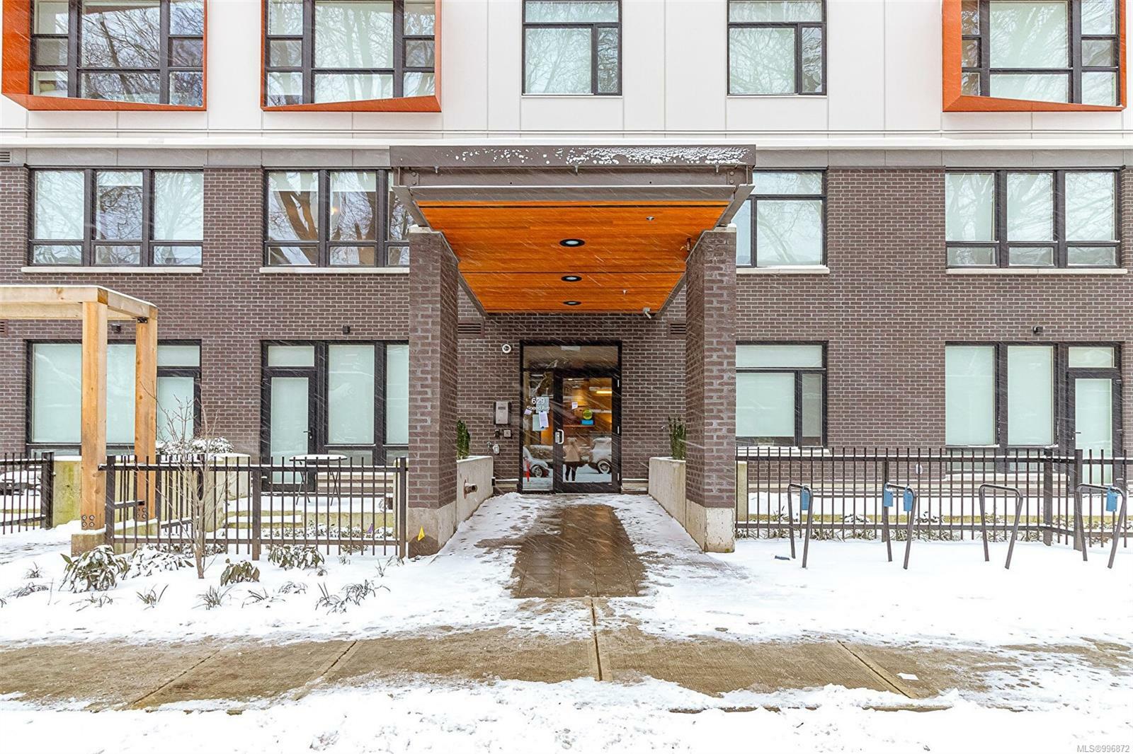 Property Photo: 629 Speed Ave 505 BC V8Z 1A5