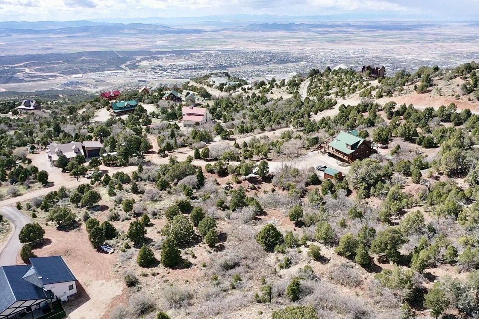 Property Photo: 2053 High Cedar View Dr UT 84720