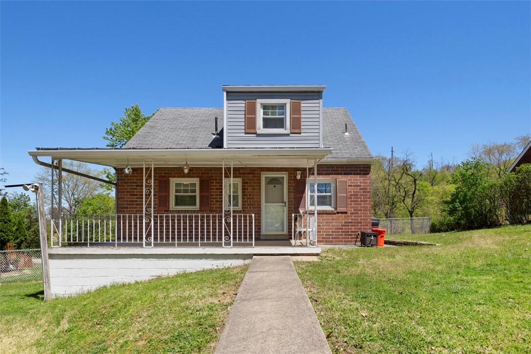 Property Photo: 152 Indian Creek Rd PA 15147