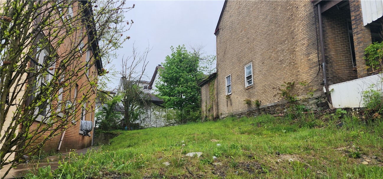 Property Photo: 1610 Arlington Ave PA 15210