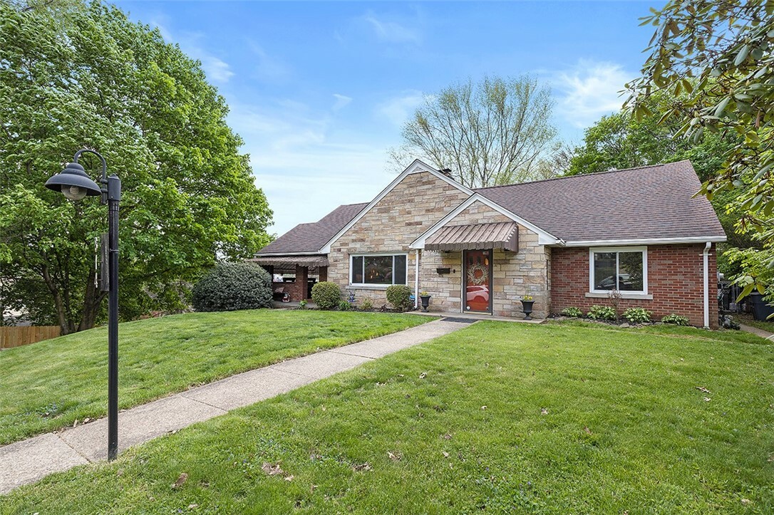 Property Photo: 814 Clara St PA 15137