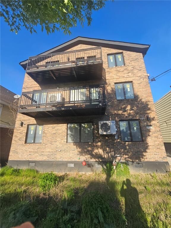 Property Photo:  2721 East 21st Street  NY 11235 