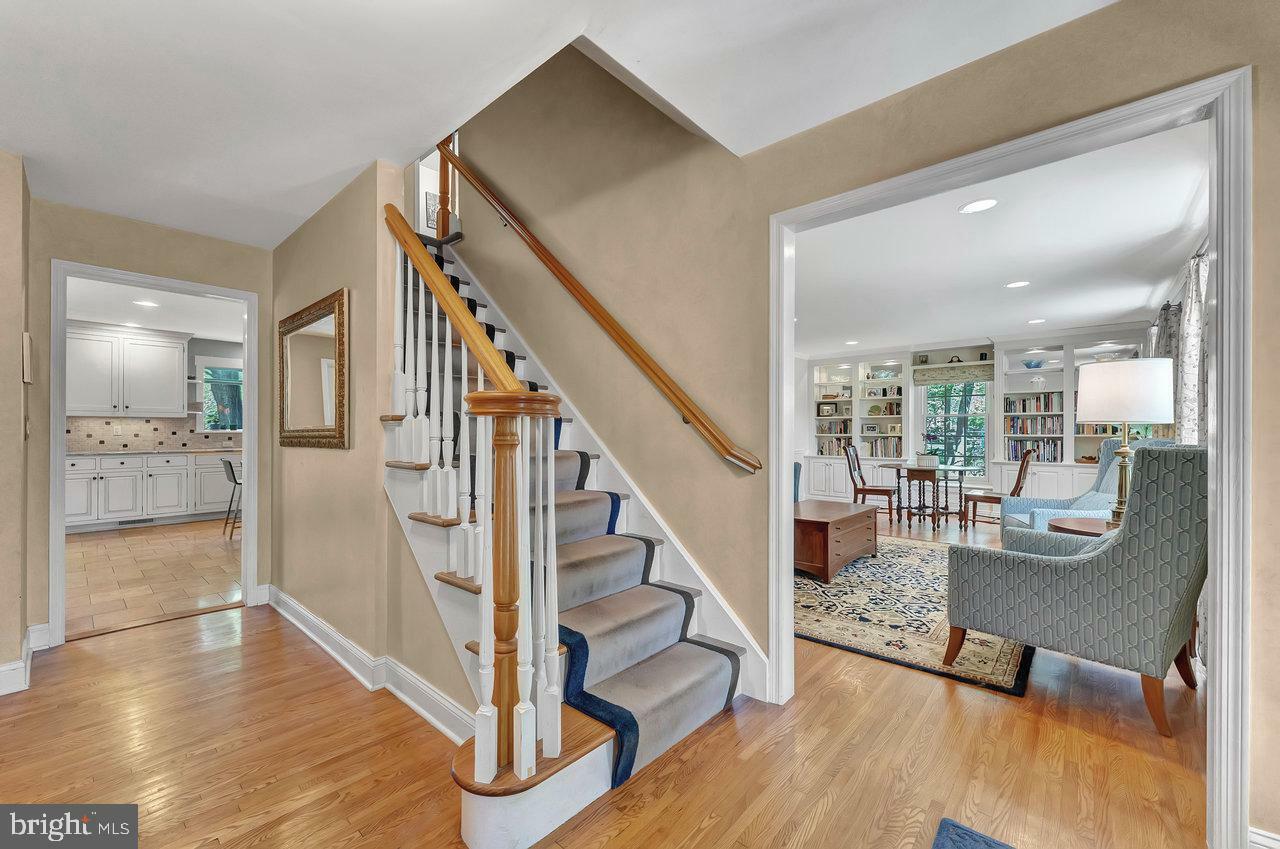 Property Photo: 12 Kings Court NJ 08534