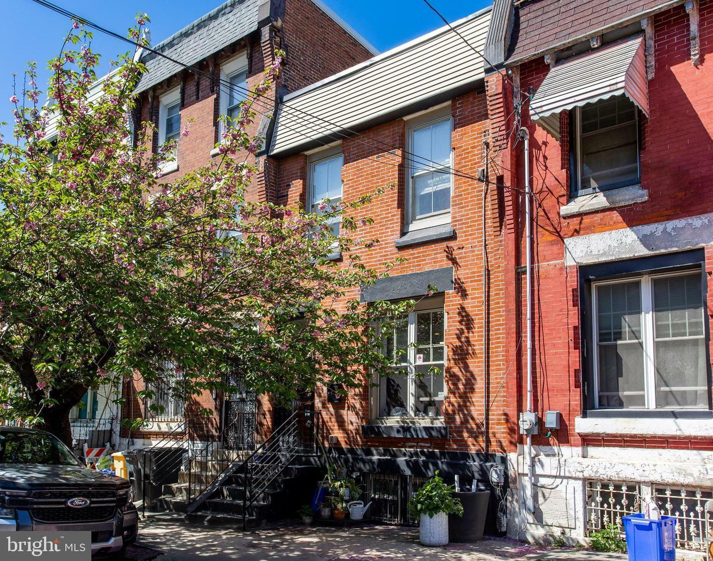 2325 W Thompson Street  Philadelphia PA 19121 photo