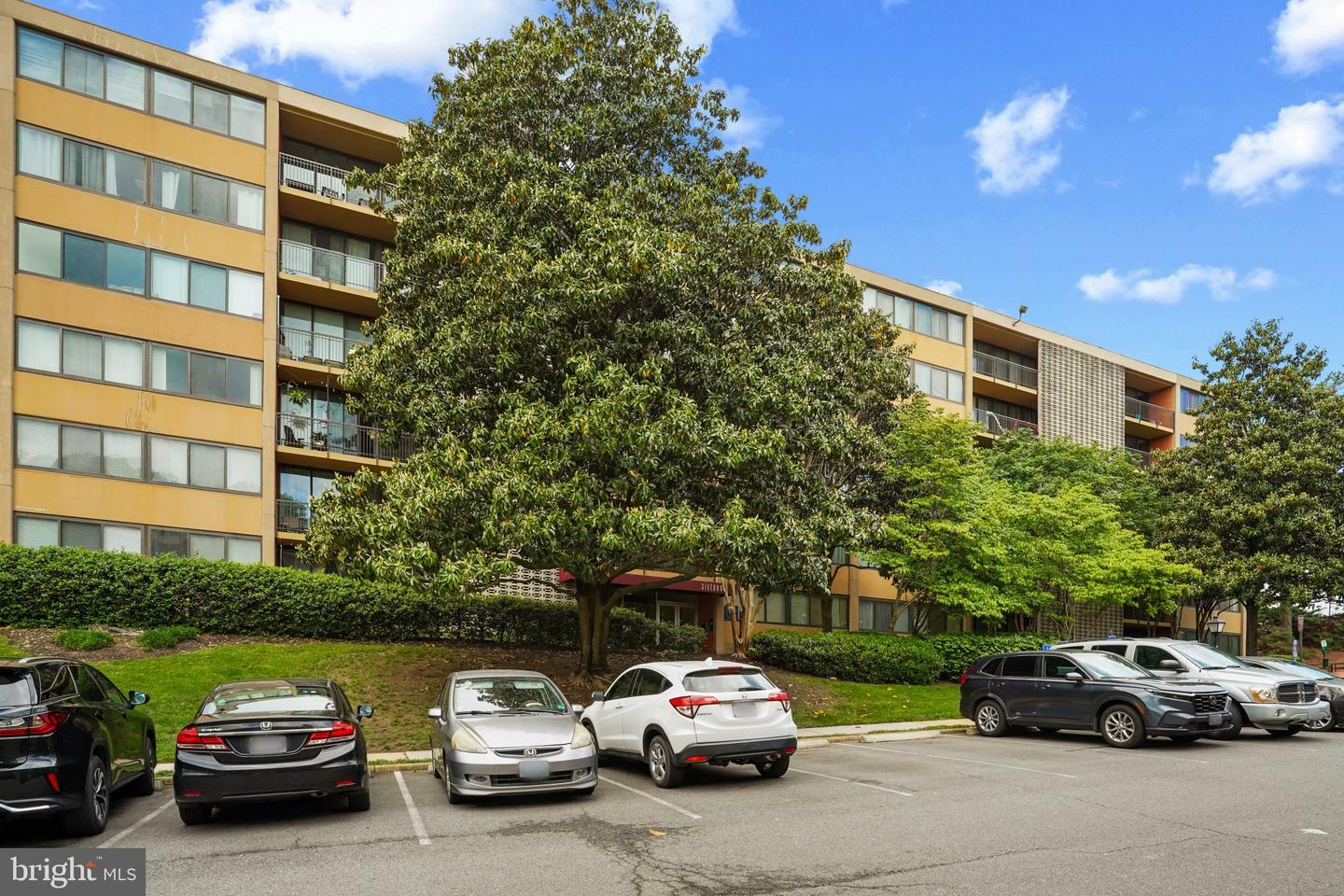 Property Photo: 16 S Van Dorn Street 406 VA 22304