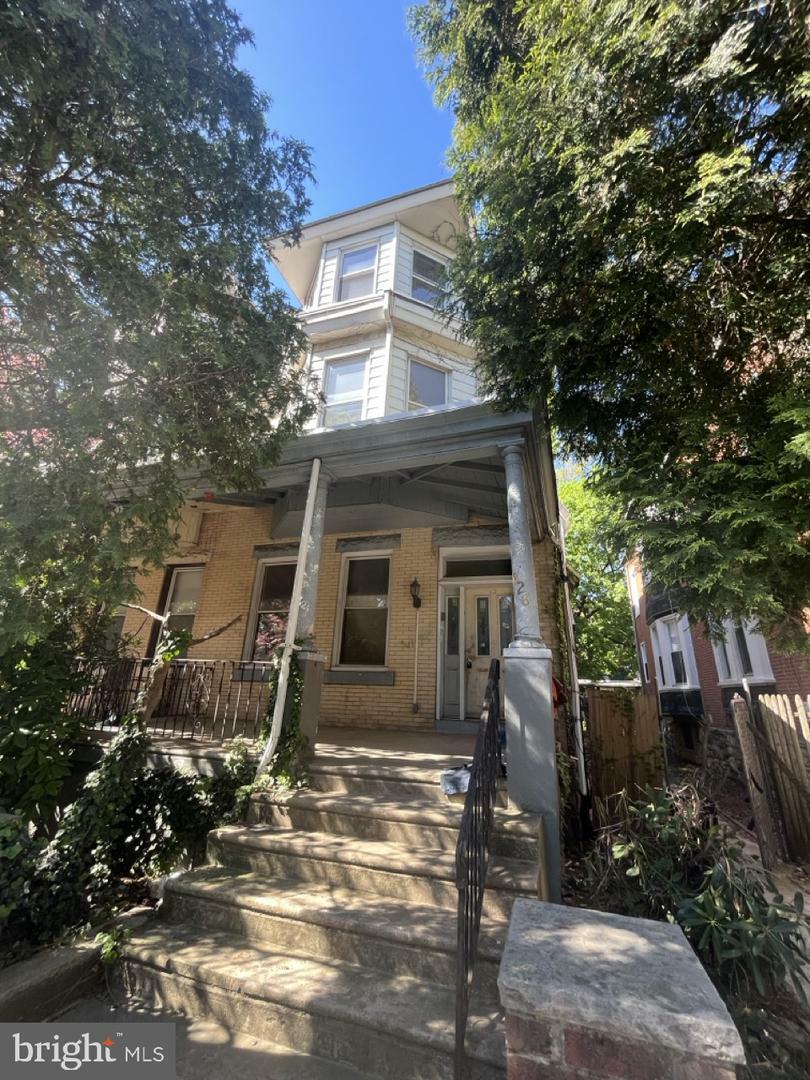 828 S 49th Street  Philadelphia PA 19143 photo