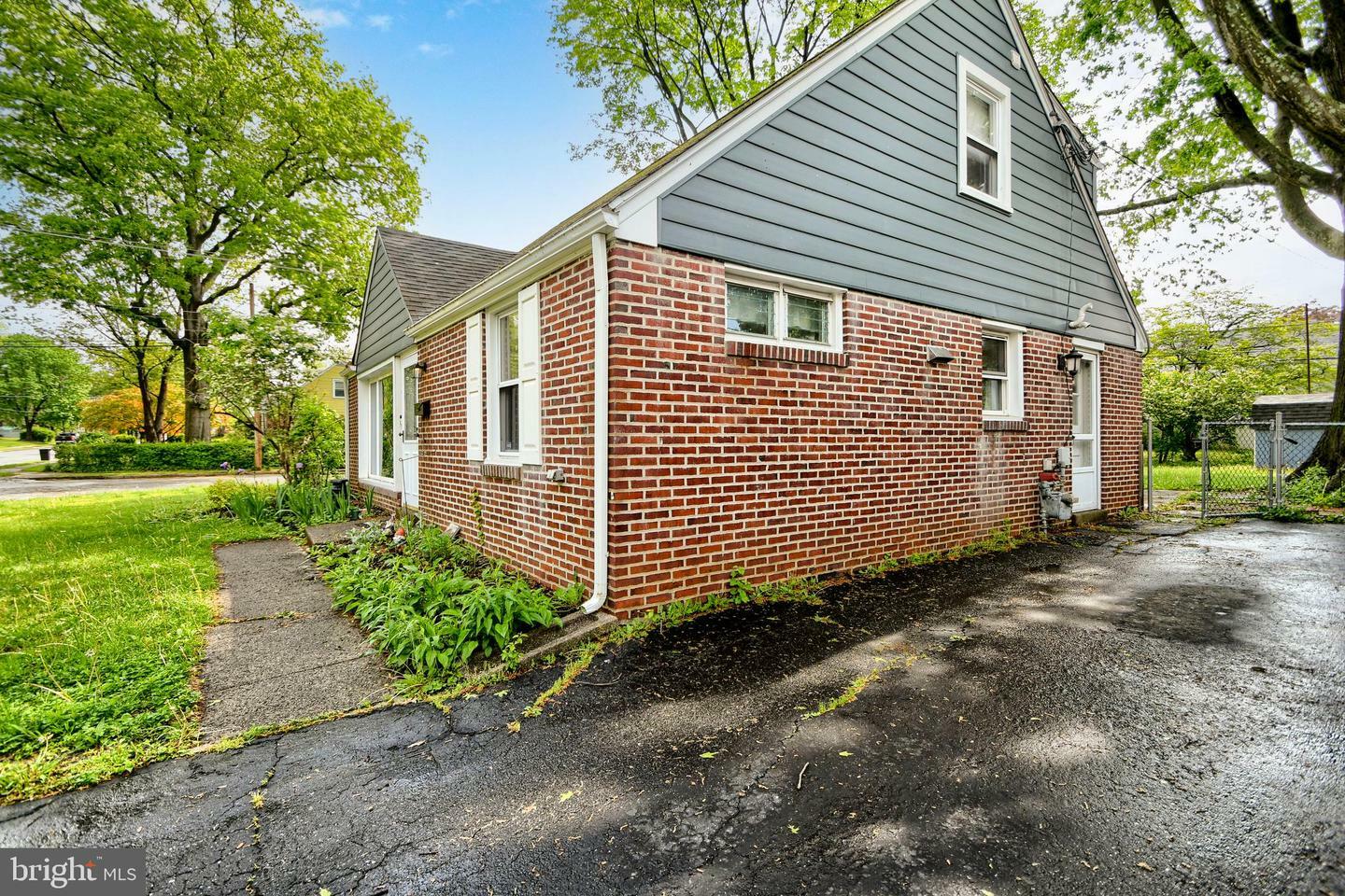 Property Photo: 1262 University Avenue PA 19070