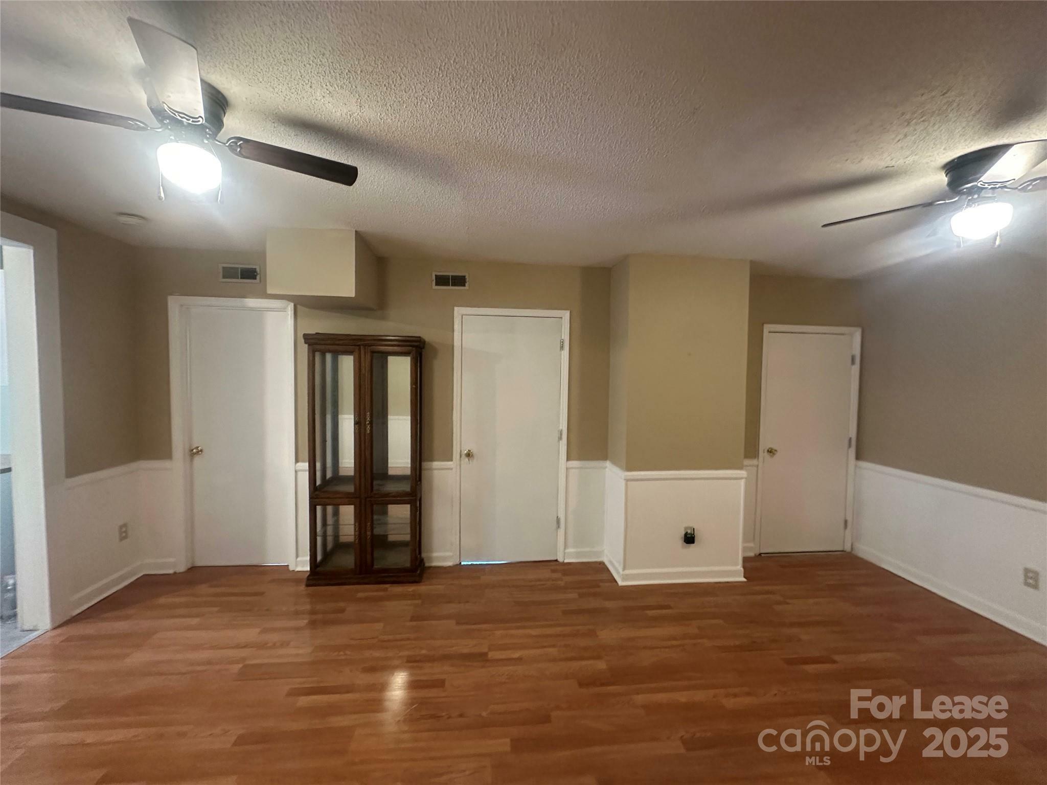 Property Photo: 1122 Autumnwood Lane NC 28213