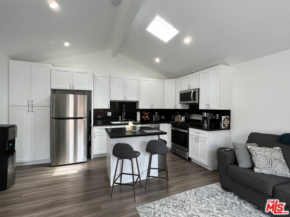 Property Photo: 12512 Rubens Ave CA 90066
