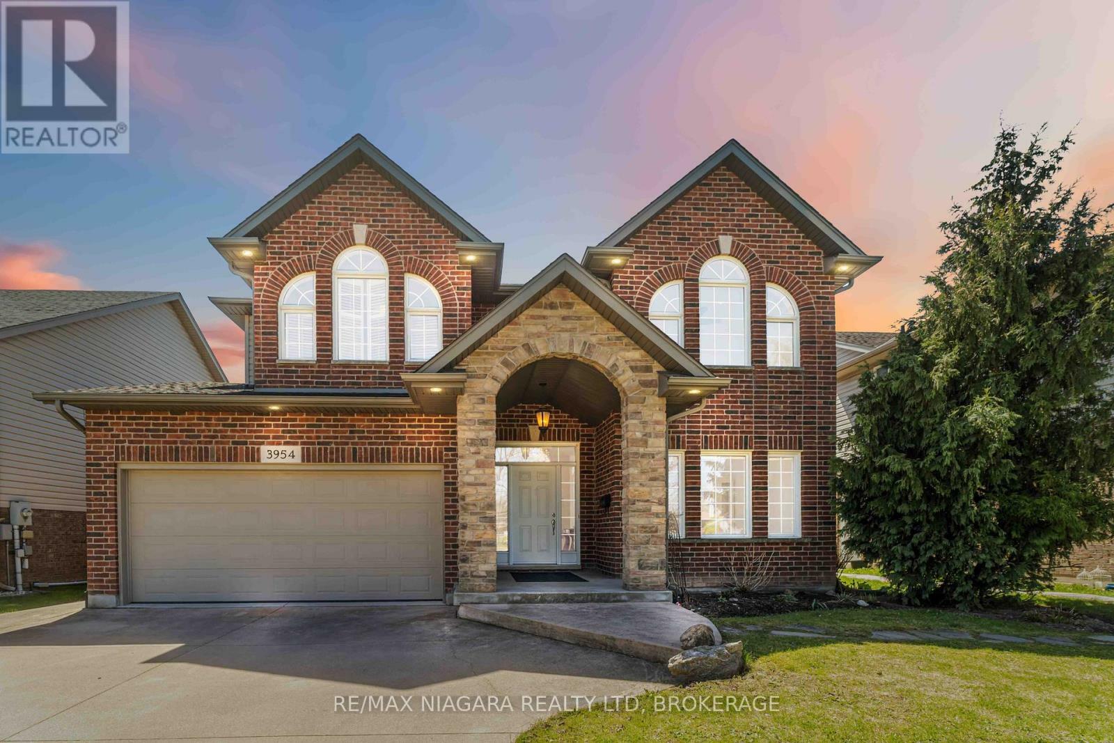 Property Photo: 3954 Weinbrenner Road ON L2G 7Y3