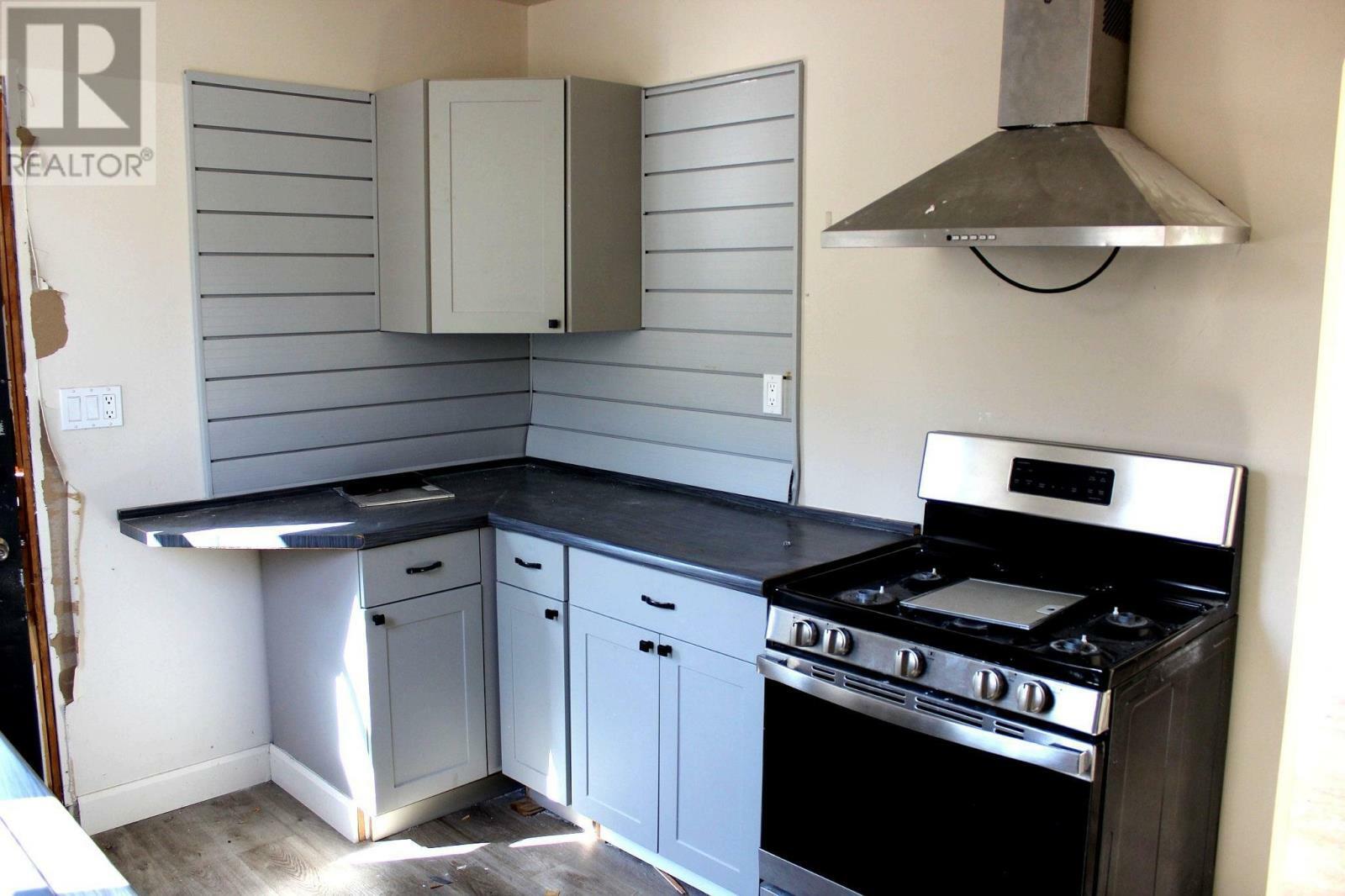 Property Photo: 68 St. Georges Ave ON P6B 1W7