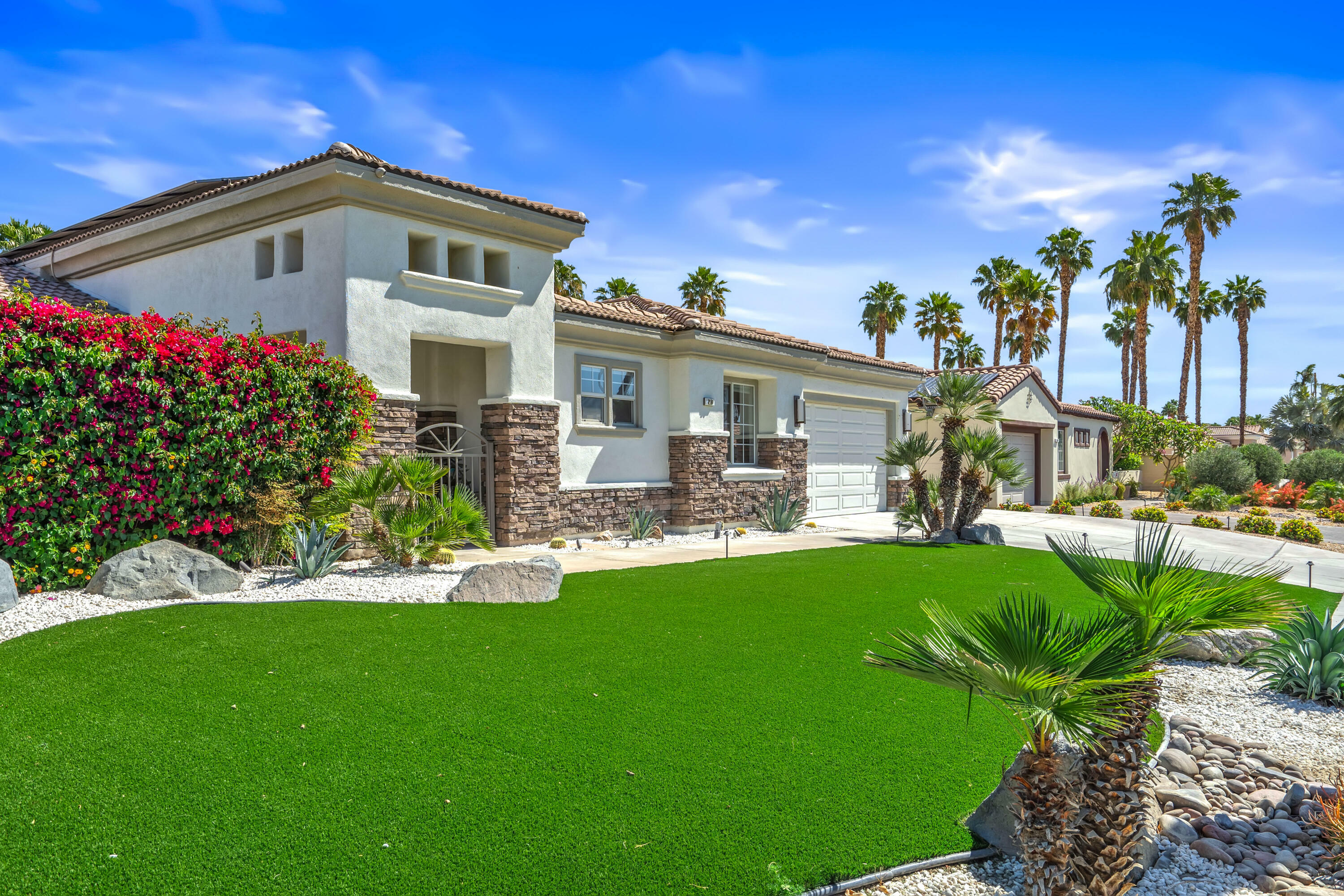 Property Photo: 20 Bellisimo Court CA 92270