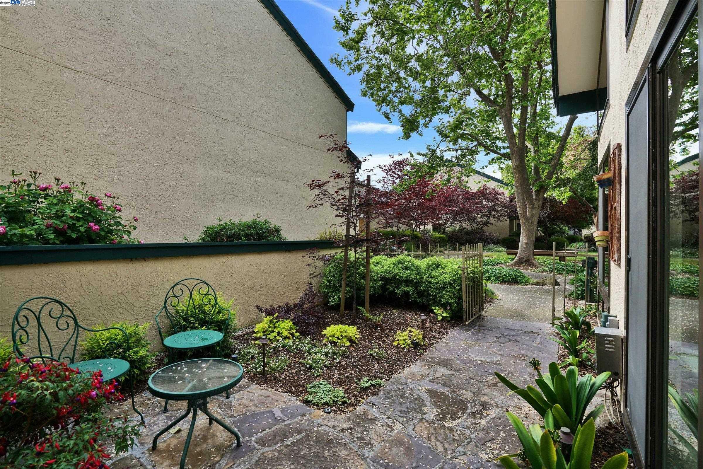 Property Photo: 117 Chinaberry Ln CA 94502