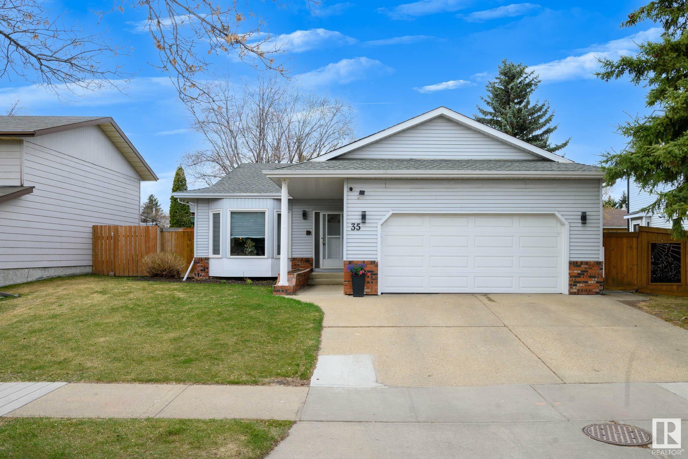 Property Photo: 35 Woodlands Road AB T8N 3S7
