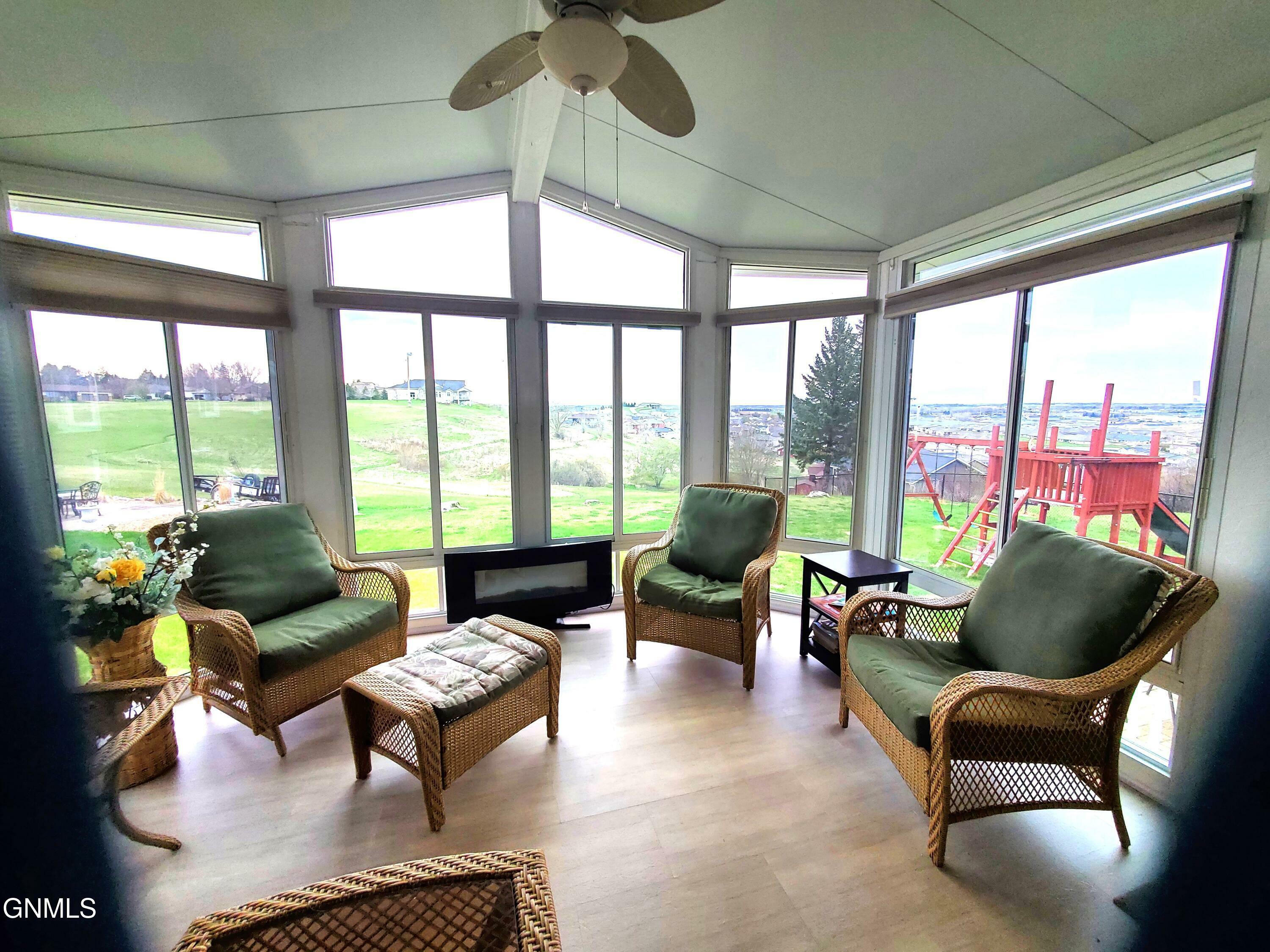 Property Photo: 3206 Crocus Avenue ND 58501