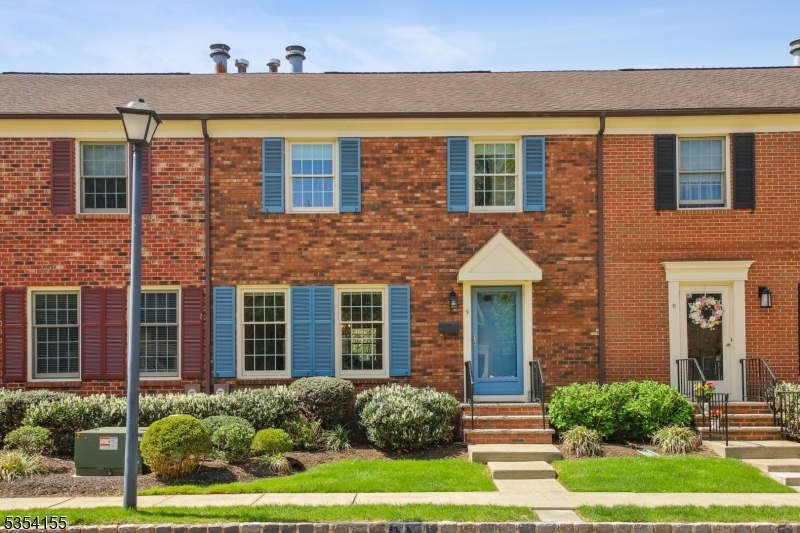 9 Cowperthwaite Sq  Westfield Town NJ 07090 photo