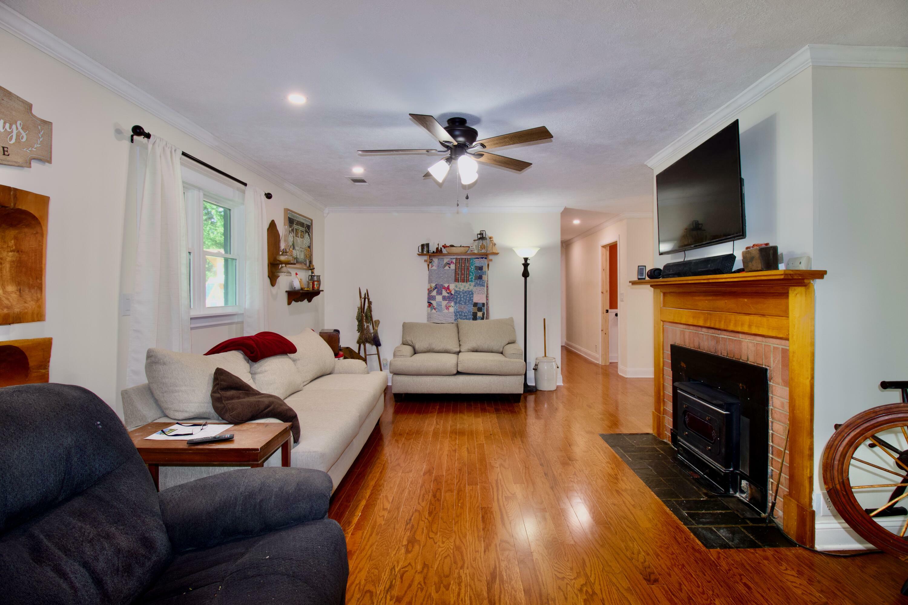 Property Photo: 379 Summit Ave WV 24901