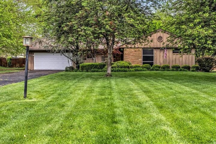 208 W 112th Street  Kansas City MO 64114 photo