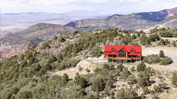 Property Photo: 2008 E High Cedar Highlands Dr UT 84720
