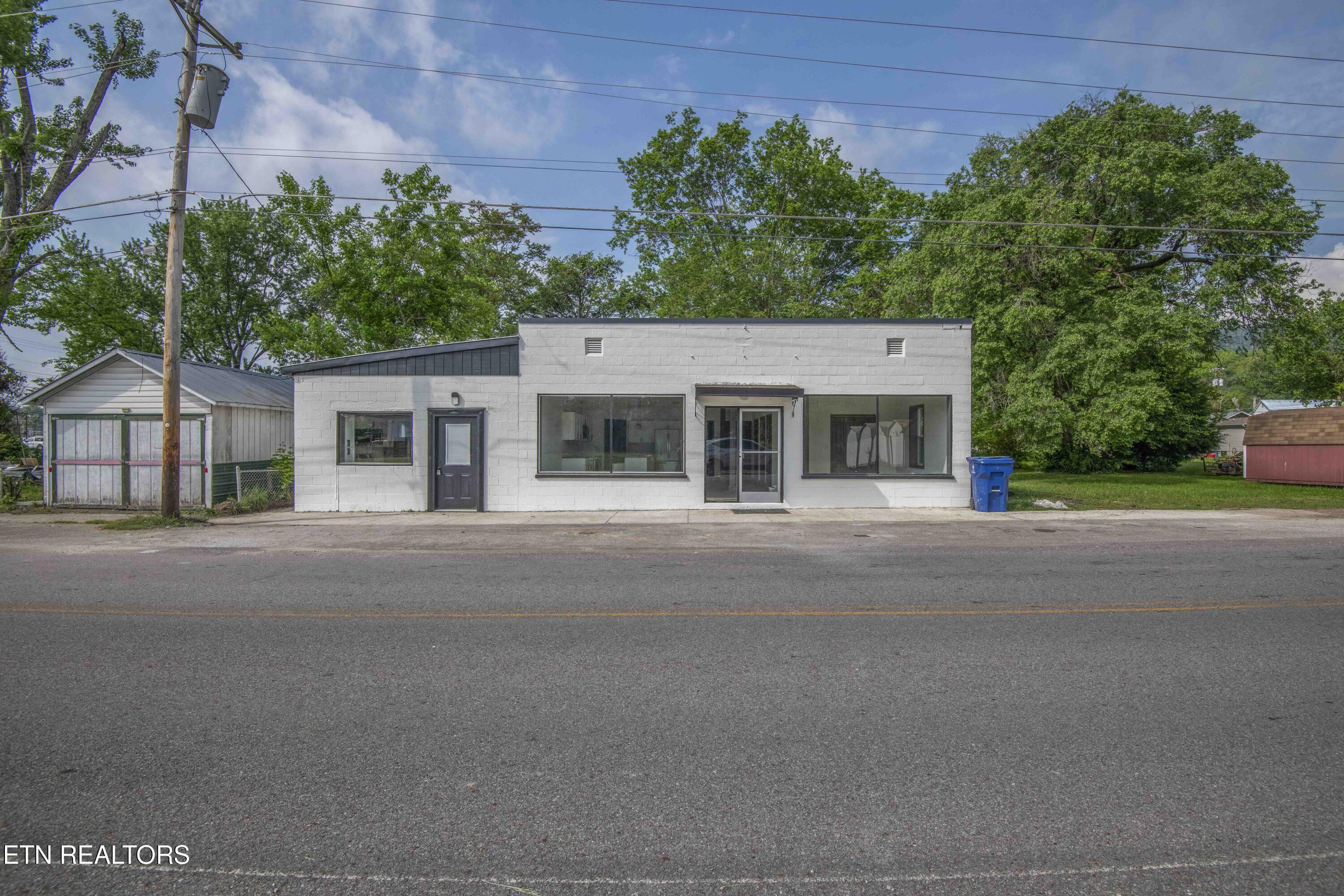 Property Photo: 309 & 311 W Wheeler St TN 37854