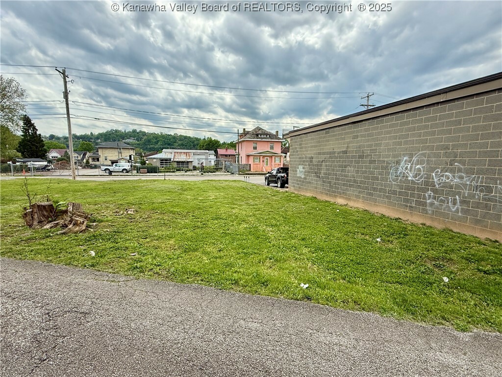 Property Photo: 610 Central Avenue WV 25302
