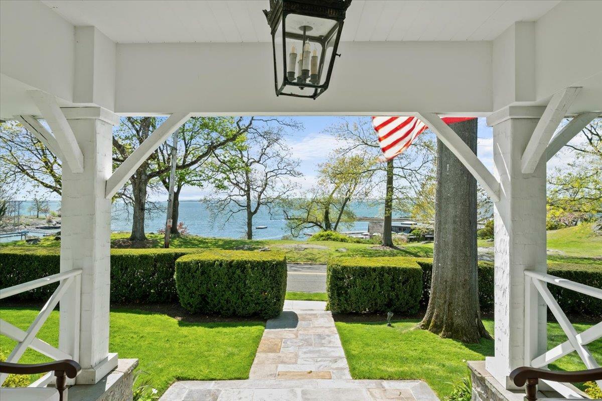 Property Photo: 100 Park Avenue NY 10538