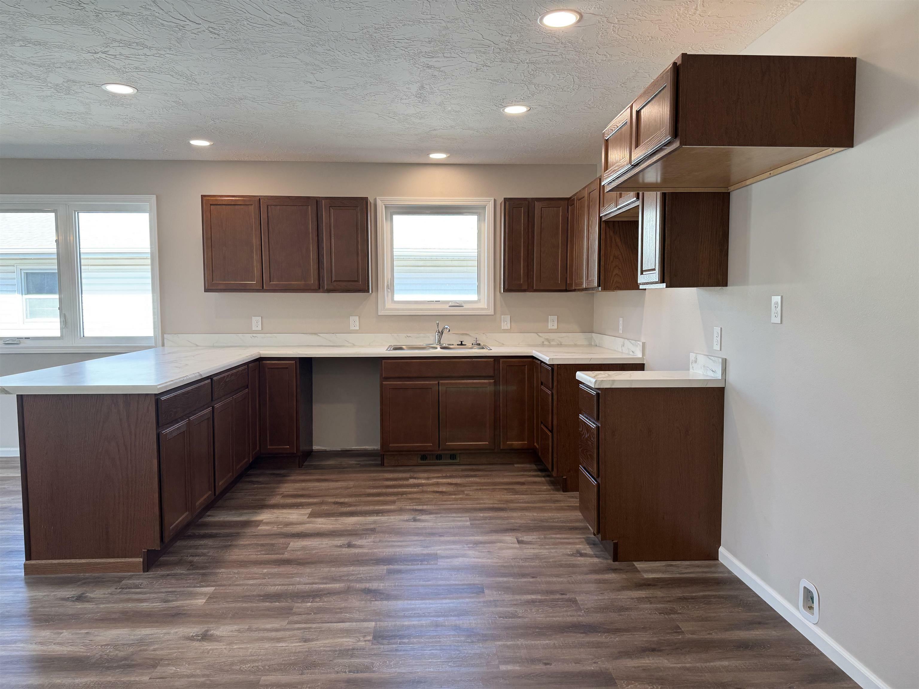 Property Photo: 708 S McCabe Avenue NE 69101