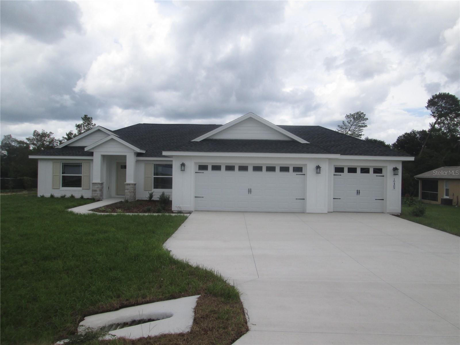 Property Photo: 10409 SW 45 Street FL 34481
