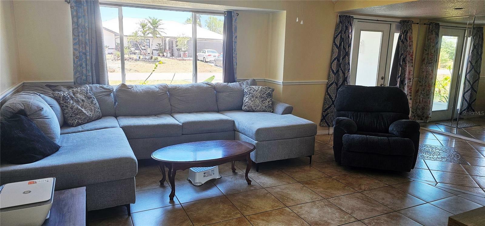 Property Photo: 570 Mimosa Avenue NW FL 33952