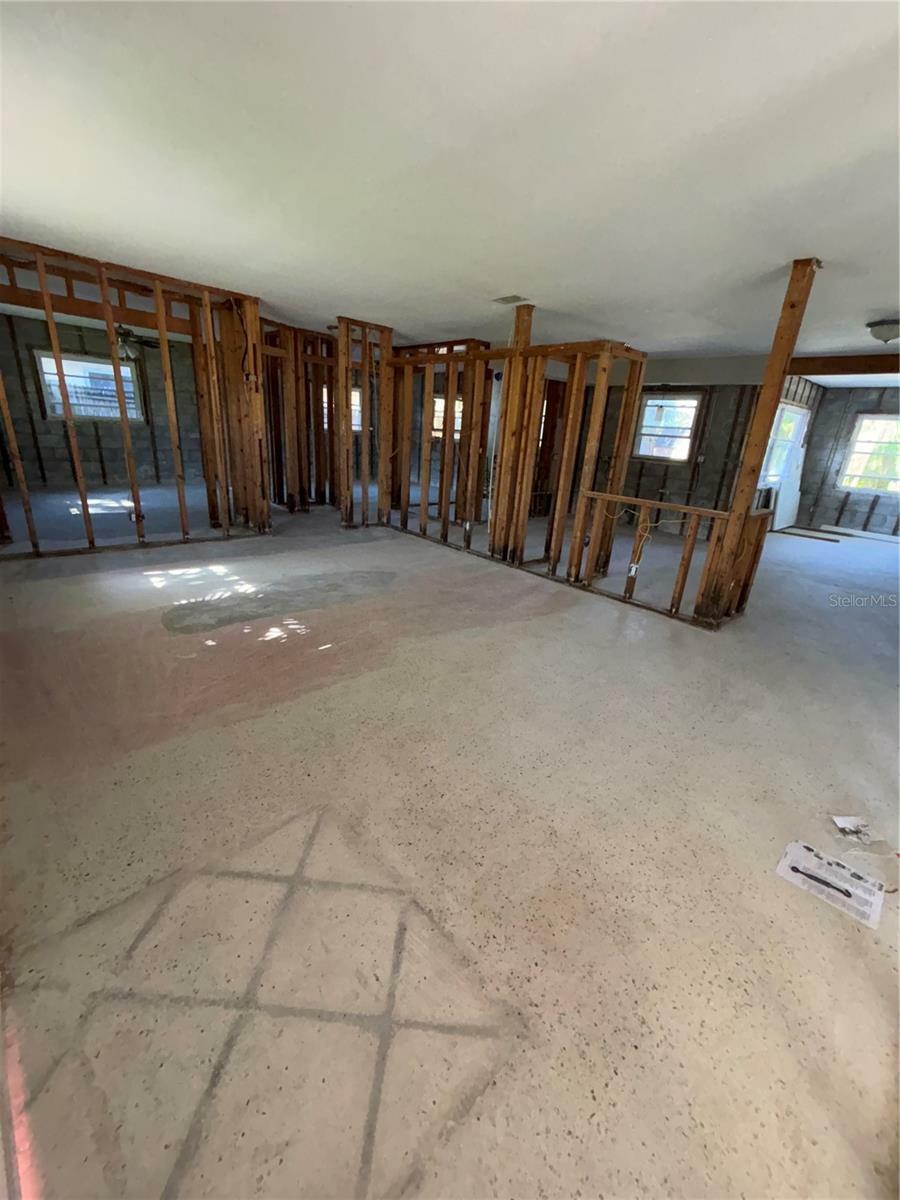 Property Photo: 4218 Carson Street NE FL 33703