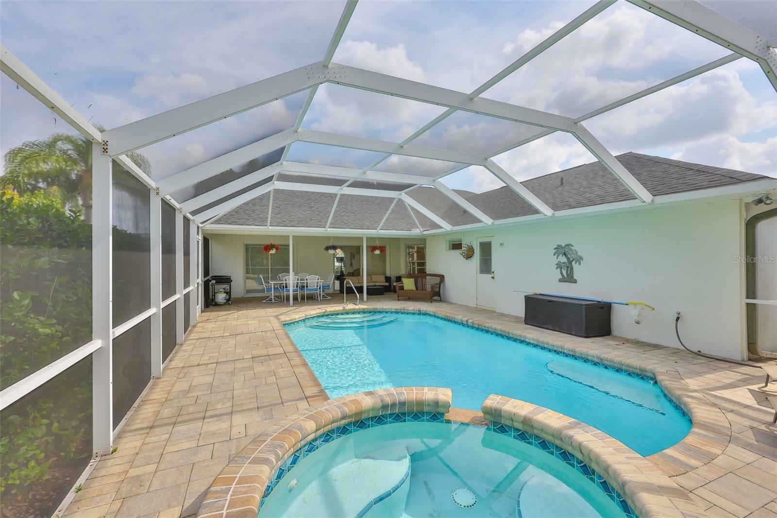 Property Photo: 6332 35th Avenue Circle E FL 34221