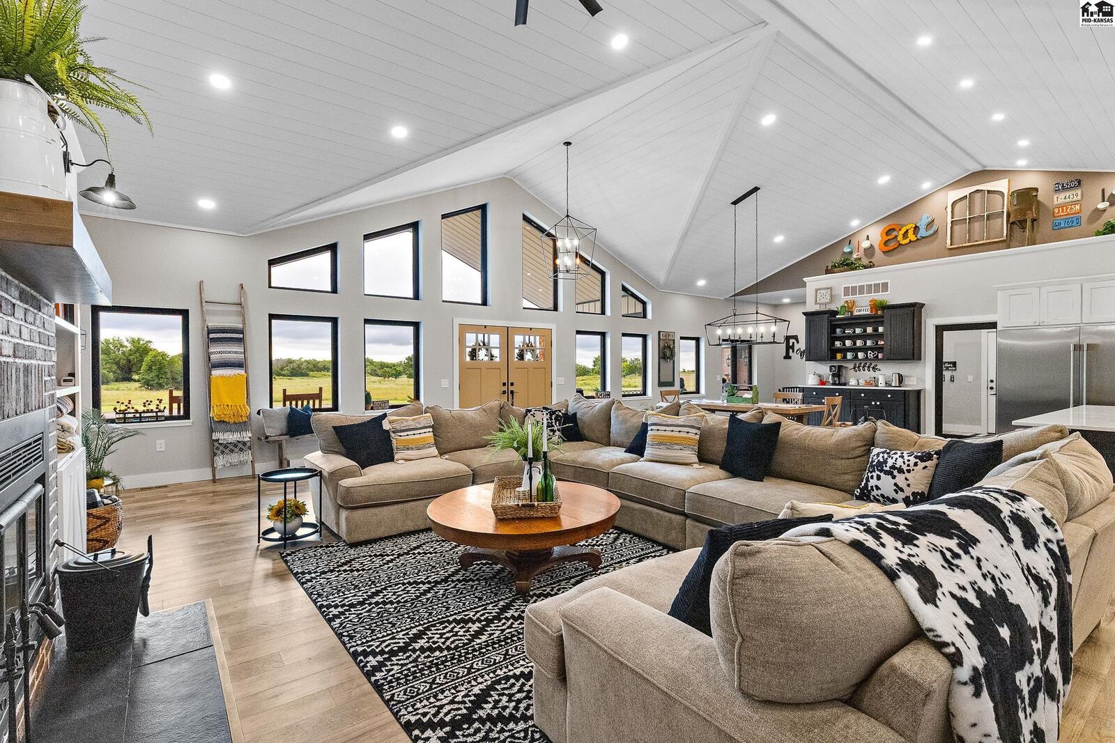 Property Photo: 1900 E 56th Ave KS 67502