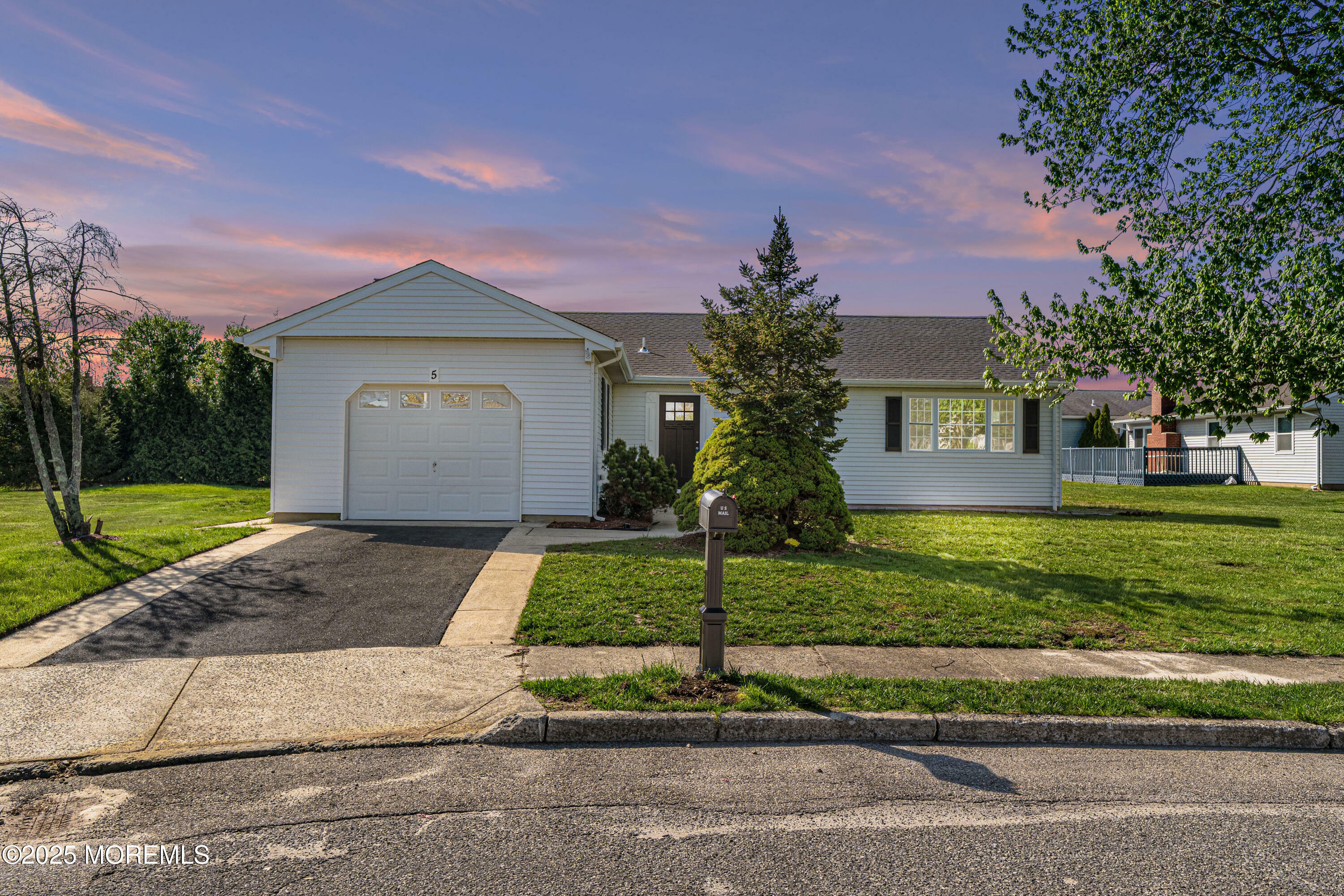 Property Photo: 5 Gramercy Court NJ 08757
