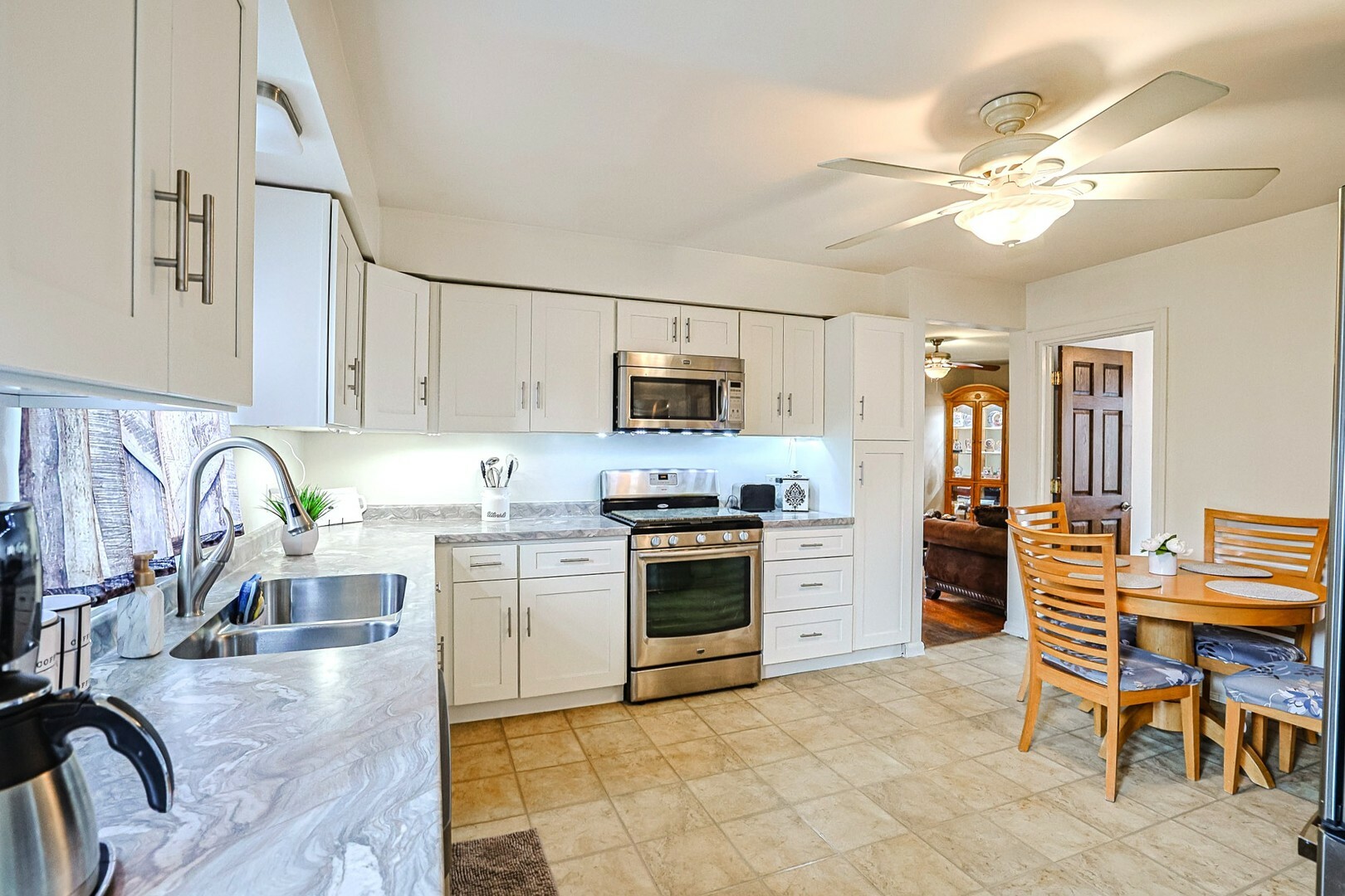 Property Photo: 122 N Addison Road IL 60181
