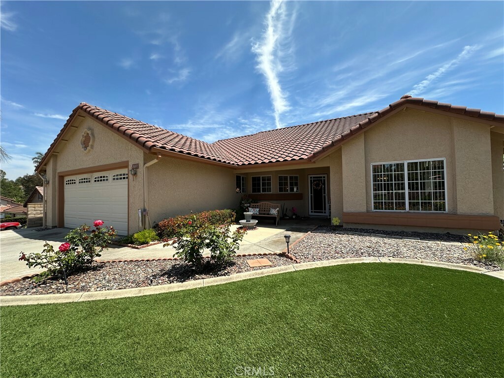 Property Photo: 1728 El Rosal Place CA 92026