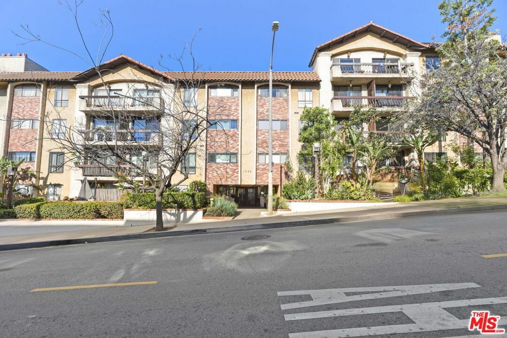 1735 N Fuller Avenue 119  Los Angeles CA 90046 photo