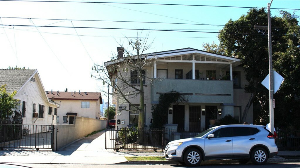 Property Photo: 331 S Avenue 20 CA 90031