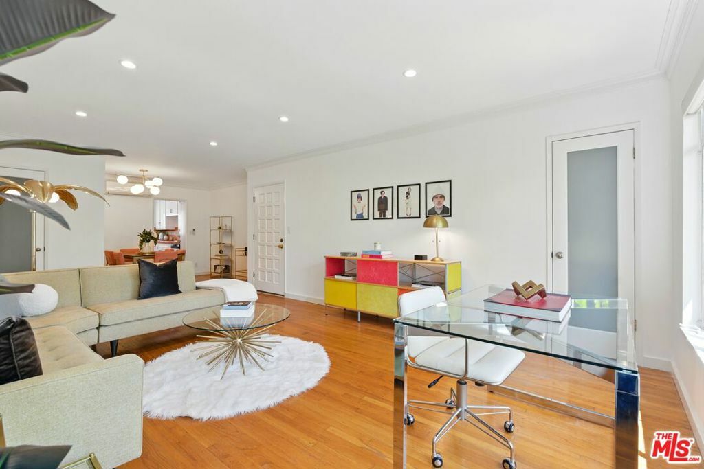 Property Photo: 1615 N Laurel Avenue 211 CA 90046