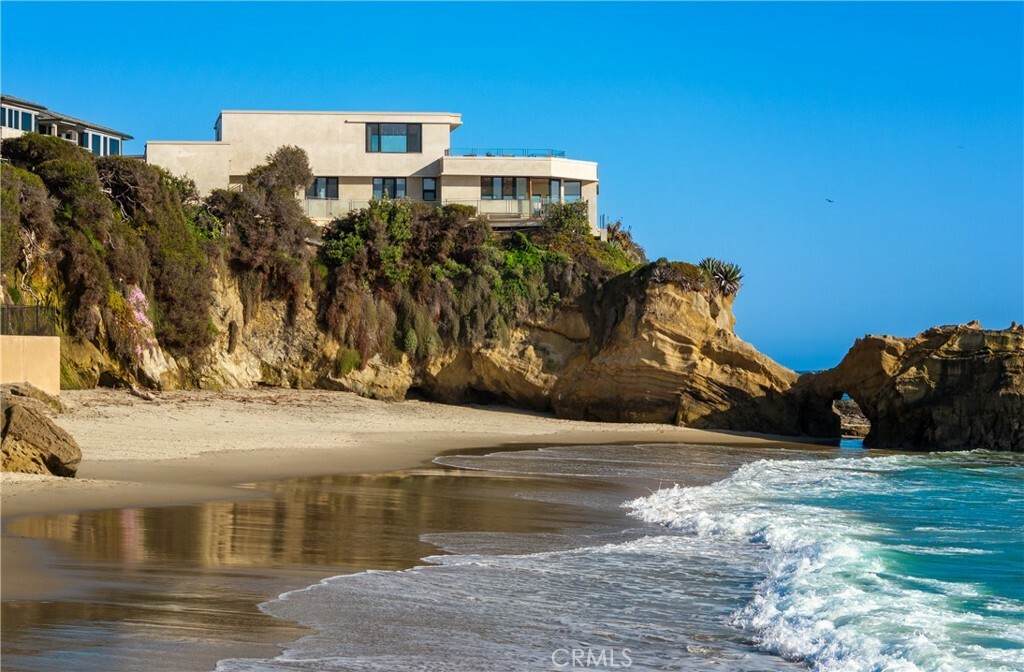 Property Photo:  1901 Ocean Way  CA 92651 