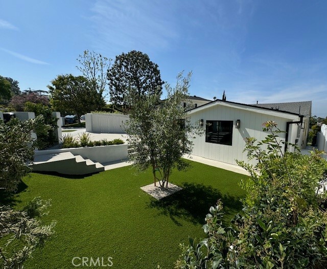 Property Photo: 13817 Valley Vista Boulevard CA 91423