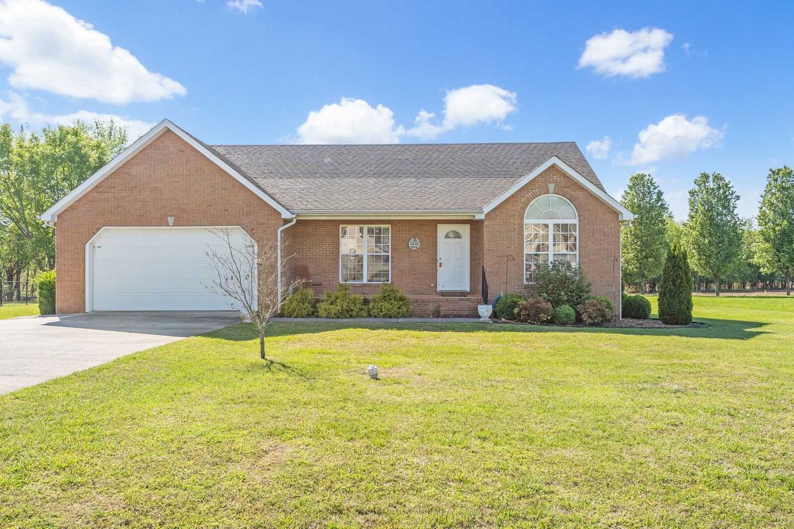 Property Photo:  225 Lakeview Dr  TN 37324 